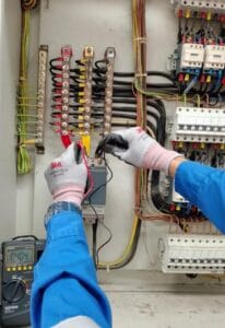 memahami perbedaan penangkal petir dan grounding