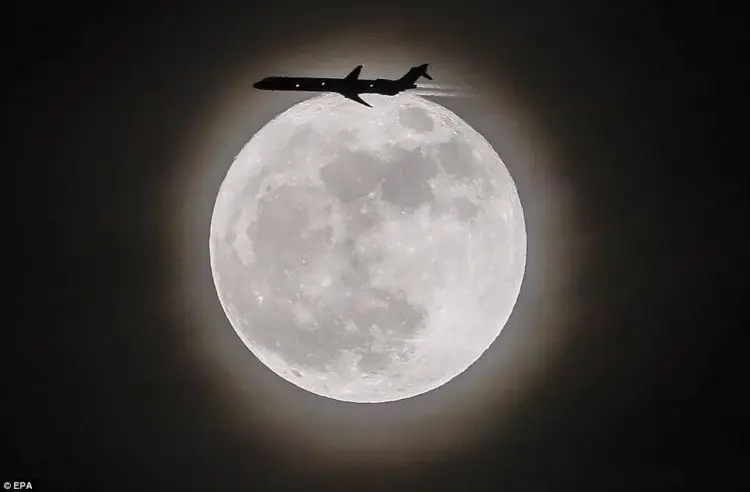 Supermoon di Evandale Estates Georgia (Foto: Dailymail UK)