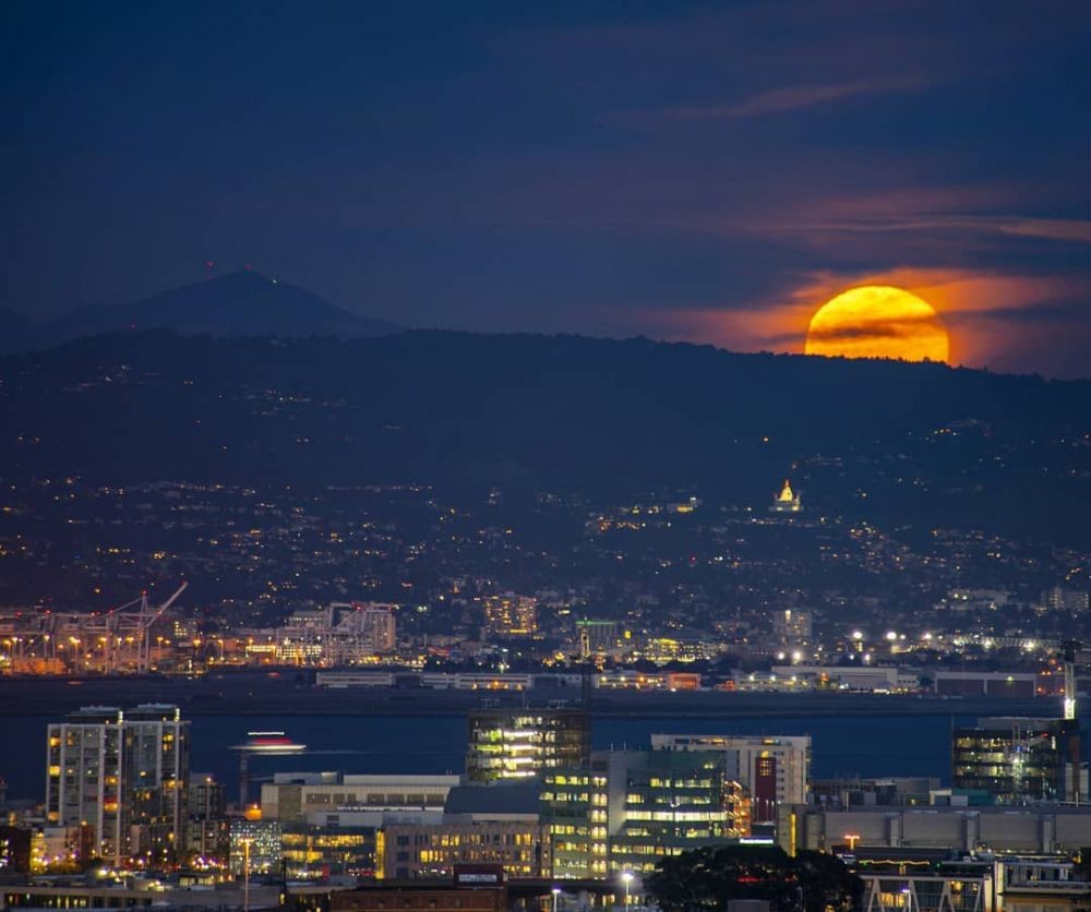 Supermoon di San Fransisco