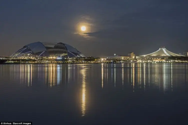 foto supermoon di singapura