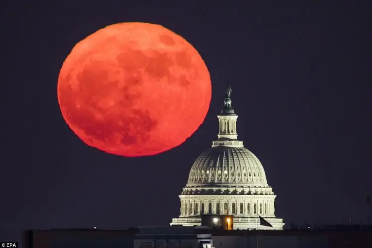foto supermoon di us capitol washington dc