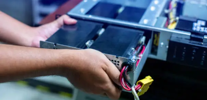manfaat ups anti petir uninterruptable