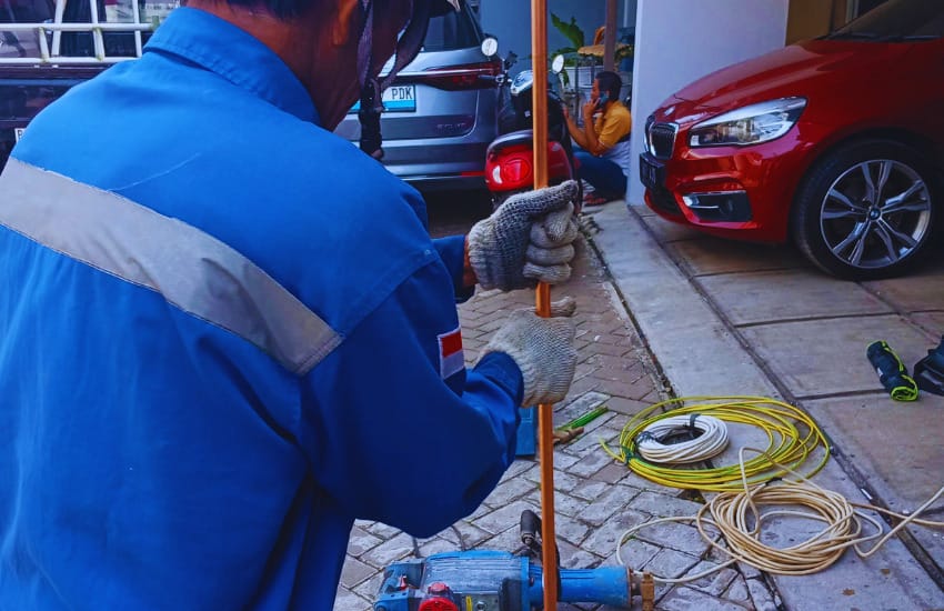 cek grounding listrik untuk charger mobil listrik sempurna karya esa 085892917794